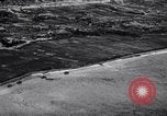 Standbild Bombardierung Okinawa Ryukyu Inseln, 1945, aus Sekunde 29 historischem Filmmaterial Videoclip 65675034736