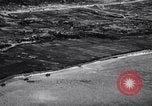 Standbild Bombardierung Okinawa Ryukyu Inseln, 1945, aus Sekunde 31 historischem Filmmaterial Videoclip 65675034736