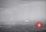 Standbild Bombardierung Okinawa Ryukyu Inseln, 1945, aus Sekunde 40 historischem Filmmaterial Videoclip 65675034736