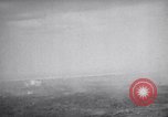 Standbild Bombardierung Okinawa Ryukyu Inseln, 1945, aus Sekunde 42 historischem Filmmaterial Videoclip 65675034736