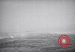 Standbild Bombardierung Okinawa Ryukyu Inseln, 1945, aus Sekunde 48 historischem Filmmaterial Videoclip 65675034736
