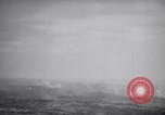Standbild Bombardierung Okinawa Ryukyu Inseln, 1945, aus Sekunde 52 historischem Filmmaterial Videoclip 65675034736