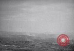 Standbild Bombardierung Okinawa Ryukyu Inseln, 1945, aus Sekunde 53 historischem Filmmaterial Videoclip 65675034736