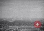 Standbild Bombardierung Okinawa Ryukyu Inseln, 1945, aus Sekunde 61 historischem Filmmaterial Videoclip 65675034736