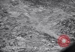 Standbild Bombardierung Shuri Okinawa Ryukyu Inseln, 1945, aus Sekunde 9 historischem Filmmaterial Videoclip 65675034737
