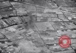 Standbild Bombardierung Shuri Okinawa Ryukyu Inseln, 1945, aus Sekunde 25 historischem Filmmaterial Videoclip 65675034737