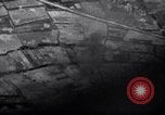 Standbild Bombardierung Shuri Okinawa Ryukyu Inseln, 1945, aus Sekunde 31 historischem Filmmaterial Videoclip 65675034737