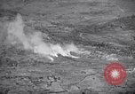 Standbild Bombardierung Shuri Okinawa Ryukyu Inseln, 1945, aus Sekunde 40 historischem Filmmaterial Videoclip 65675034737