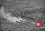 Standbild Bombardierung Shuri Okinawa Ryukyu Inseln, 1945, aus Sekunde 45 historischem Filmmaterial Videoclip 65675034737