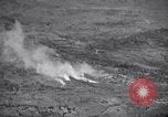 Standbild Bombardierung Shuri Okinawa Ryukyu Inseln, 1945, aus Sekunde 46 historischem Filmmaterial Videoclip 65675034737