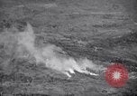 Standbild Bombardierung Shuri Okinawa Ryukyu Inseln, 1945, aus Sekunde 48 historischem Filmmaterial Videoclip 65675034737