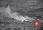 Standbild Bombardierung Shuri Okinawa Ryukyu Inseln, 1945, aus Sekunde 50 historischem Filmmaterial Videoclip 65675034737