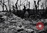 Standbild Marines Shuri Okinawa Ryukyu Inseln, 1945, aus Sekunde 17 historischem Filmmaterial Videoclip 65675034738