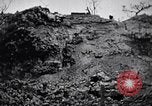 Standbild Marines Shuri Okinawa Ryukyu Inseln, 1945, aus Sekunde 27 historischem Filmmaterial Videoclip 65675034738