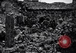 Standbild Marines Shuri Okinawa Ryukyu Inseln, 1945, aus Sekunde 46 historischem Filmmaterial Videoclip 65675034738