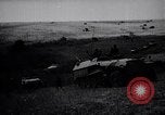 Standbild Deutsche Soldaten greifen Stalingrad an Stalingrad Russland, 1942, aus Sekunde 5 historischem Filmmaterial Videoclip 65675034742