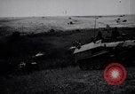 Standbild Deutsche Soldaten greifen Stalingrad an Stalingrad Russland, 1942, aus Sekunde 7 historischem Filmmaterial Videoclip 65675034742
