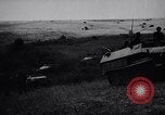 Standbild Deutsche Soldaten greifen Stalingrad an Stalingrad Russland, 1942, aus Sekunde 8 historischem Filmmaterial Videoclip 65675034742