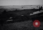 Standbild Deutsche Soldaten greifen Stalingrad an Stalingrad Russland, 1942, aus Sekunde 9 historischem Filmmaterial Videoclip 65675034742