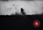 Standbild Deutsche Soldaten greifen Stalingrad an Stalingrad Russland, 1942, aus Sekunde 24 historischem Filmmaterial Videoclip 65675034742