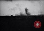 Standbild Deutsche Soldaten greifen Stalingrad an Stalingrad Russland, 1942, aus Sekunde 25 historischem Filmmaterial Videoclip 65675034742