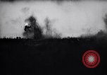 Standbild Deutsche Soldaten greifen Stalingrad an Stalingrad Russland, 1942, aus Sekunde 27 historischem Filmmaterial Videoclip 65675034742