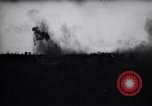 Standbild Deutsche Soldaten greifen Stalingrad an Stalingrad Russland, 1942, aus Sekunde 28 historischem Filmmaterial Videoclip 65675034742