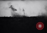 Standbild Deutsche Soldaten greifen Stalingrad an Stalingrad Russland, 1942, aus Sekunde 30 historischem Filmmaterial Videoclip 65675034742