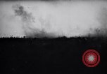 Standbild Deutsche Soldaten greifen Stalingrad an Stalingrad Russland, 1942, aus Sekunde 32 historischem Filmmaterial Videoclip 65675034742