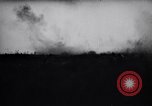 Standbild Deutsche Soldaten greifen Stalingrad an Stalingrad Russland, 1942, aus Sekunde 33 historischem Filmmaterial Videoclip 65675034742