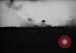 Standbild Deutsche Soldaten greifen Stalingrad an Stalingrad Russland, 1942, aus Sekunde 35 historischem Filmmaterial Videoclip 65675034742