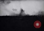 Standbild Deutsche Soldaten greifen Stalingrad an Stalingrad Russland, 1942, aus Sekunde 38 historischem Filmmaterial Videoclip 65675034742