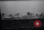 Standbild Deutsche Soldaten greifen Stalingrad an Stalingrad Russland, 1942, aus Sekunde 45 historischem Filmmaterial Videoclip 65675034742