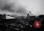 Standbild Deutsche Soldaten greifen Stalingrad an Stalingrad Russland, 1942, aus Sekunde 53 historischem Filmmaterial Videoclip 65675034742