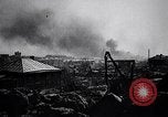 Standbild Deutsche Soldaten greifen Stalingrad an Stalingrad Russland, 1942, aus Sekunde 54 historischem Filmmaterial Videoclip 65675034742