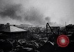 Standbild Deutsche Soldaten greifen Stalingrad an Stalingrad Russland, 1942, aus Sekunde 55 historischem Filmmaterial Videoclip 65675034742
