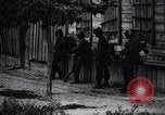 Standbild Deutsche Soldaten greifen Stalingrad an Stalingrad Russland, 1942, aus Sekunde 60 historischem Filmmaterial Videoclip 65675034742