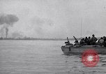 Immagine di Il bombardamento Peleliu Isole Palau, 1944, secondo 25 filmato di repertorio 65675034750