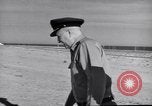 Standbild William H Tunner Tripolis Libyen Wheelus Air Base, 1954, aus Sekunde 36 historischem Filmmaterial Videoclip 65675034771