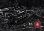 Standbild Caterpillar D7-Bulldozer bei der Konstruktion von Ledo Road Manpin Birma, 1944, aus Sekunde 22 historischem Filmmaterial Videoclip 65675034790