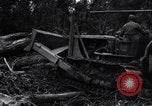 Standbild Caterpillar D7-Bulldozer bei der Konstruktion von Ledo Road Manpin Birma, 1944, aus Sekunde 30 historischem Filmmaterial Videoclip 65675034790