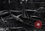 Standbild Caterpillar D7-Bulldozer bei der Konstruktion von Ledo Road Manpin Birma, 1944, aus Sekunde 33 historischem Filmmaterial Videoclip 65675034790