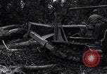 Standbild Caterpillar D7-Bulldozer bei der Konstruktion von Ledo Road Manpin Birma, 1944, aus Sekunde 37 historischem Filmmaterial Videoclip 65675034790