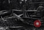 Standbild Caterpillar D7-Bulldozer bei der Konstruktion von Ledo Road Manpin Birma, 1944, aus Sekunde 38 historischem Filmmaterial Videoclip 65675034790