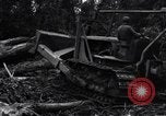 Standbild Caterpillar D7-Bulldozer bei der Konstruktion von Ledo Road Manpin Birma, 1944, aus Sekunde 40 historischem Filmmaterial Videoclip 65675034790