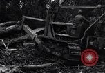Standbild Caterpillar D7-Bulldozer bei der Konstruktion von Ledo Road Manpin Birma, 1944, aus Sekunde 41 historischem Filmmaterial Videoclip 65675034790