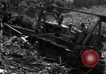 Image construction d'Ledo Road Manpin Birmanie, 1944, de la seconde 37 séquences d'archives historiques vidéo 65675034791
