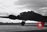 Standbild 8 Bomber Command Vereinigtes Königreich, 1944, aus Sekunde 18 historischem Filmmaterial Videoclip 65675034808