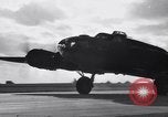 Standbild 8 Bomber Command Vereinigtes Königreich, 1944, aus Sekunde 19 historischem Filmmaterial Videoclip 65675034808