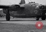 Standbild 8 Bomber Command Vereinigtes Königreich, 1944, aus Sekunde 21 historischem Filmmaterial Videoclip 65675034808